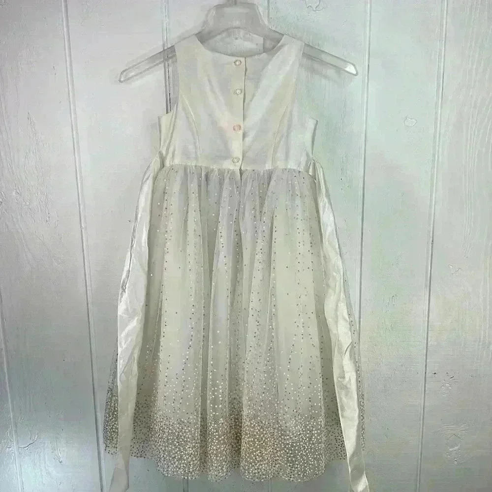 David’s Bridal Girls Size 7 Sleeveless Formal Cream button in back Dress w/Bow